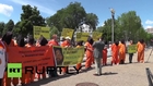 USA: Jump-suited activists challenge Obama to close Gitmo