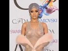 Rihanna  vai com roupa transparente em evento de gala
