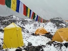 Live Video of people Face Earthqueke on the Base Camp of everest